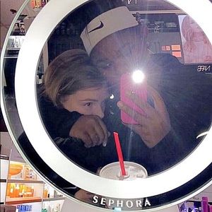 Meet your Posher, Kelly